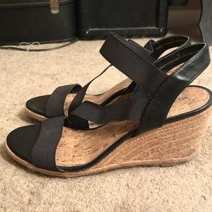 Woven wedges, size 9